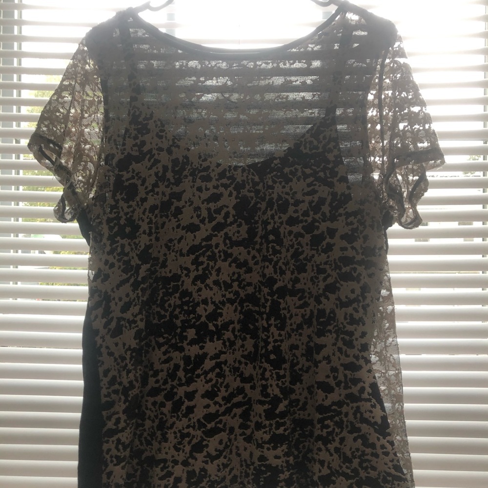 ⭐️ Inc International black and cream blouse